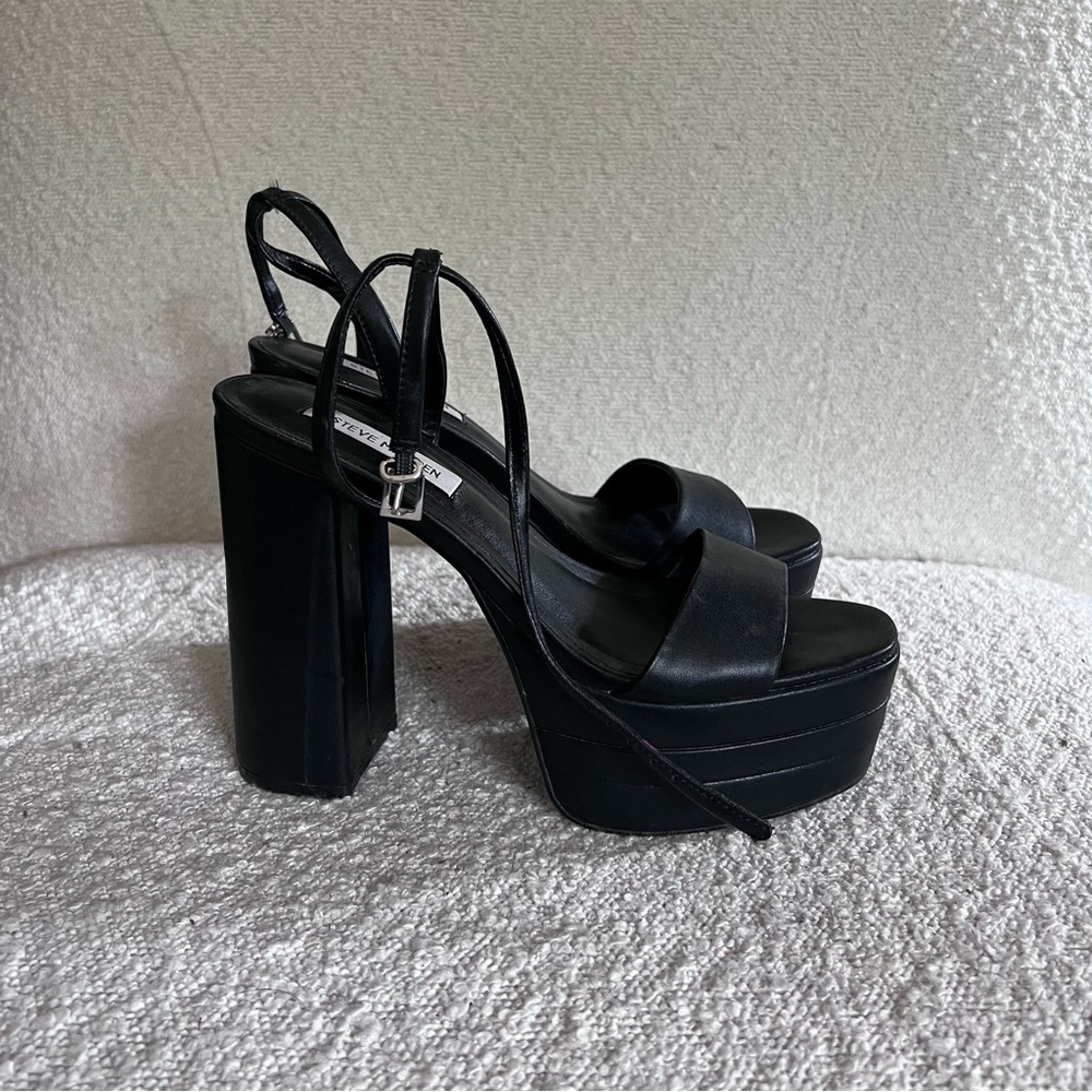 Steve Madden Platform Heel